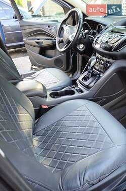 Внедорожник / Кроссовер Ford Escape 2014 в 