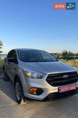 Внедорожник / Кроссовер Ford Escape 2017 в 