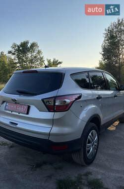 Внедорожник / Кроссовер Ford Escape 2017 в 