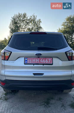 Внедорожник / Кроссовер Ford Escape 2017 в 