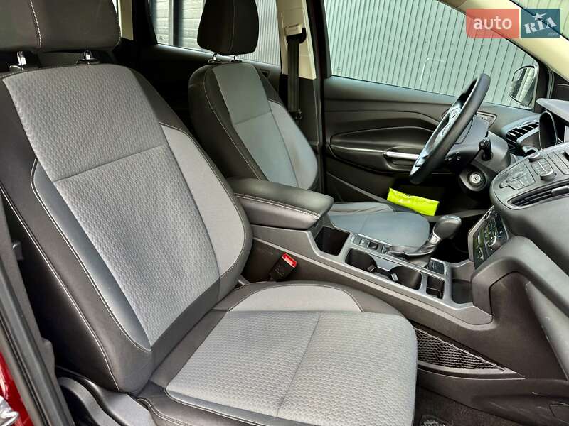 Внедорожник / Кроссовер Ford Escape 2017 в Киеве