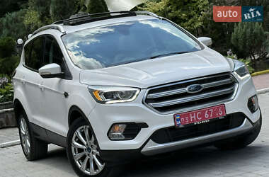 Внедорожник / Кроссовер Ford Escape 2017 в Дрогобыче