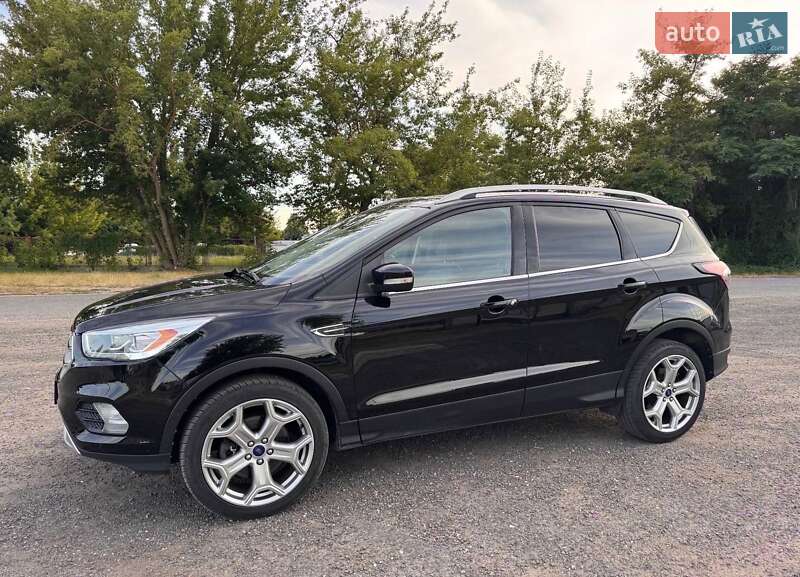 Внедорожник / Кроссовер Ford Escape 2019 в 