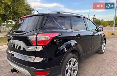 Внедорожник / Кроссовер Ford Escape 2019 в 