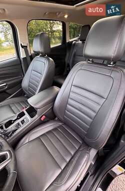 Внедорожник / Кроссовер Ford Escape 2019 в 