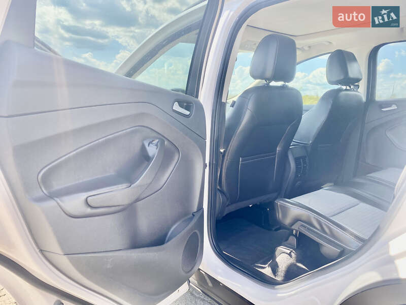 Внедорожник / Кроссовер Ford Escape 2016 в Сарнах