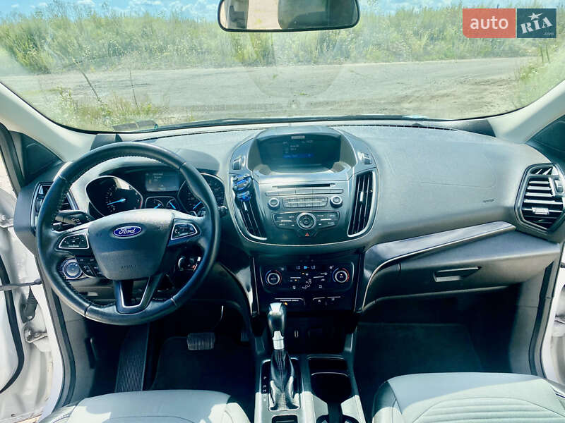 Внедорожник / Кроссовер Ford Escape 2016 в Сарнах