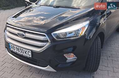 Внедорожник / Кроссовер Ford Escape 2016 в 