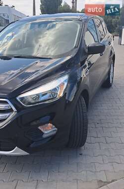 Внедорожник / Кроссовер Ford Escape 2016 в 