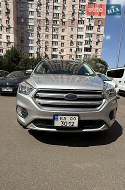 Внедорожник / Кроссовер Ford Escape 2016 в 