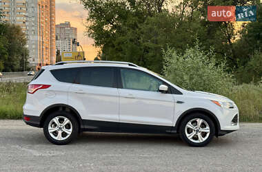 Внедорожник / Кроссовер Ford Escape 2014 в 