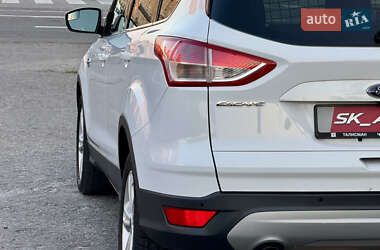 Внедорожник / Кроссовер Ford Escape 2014 в 