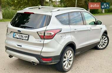 Внедорожник / Кроссовер Ford Escape 2016 в 