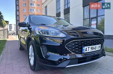 Внедорожник / Кроссовер Ford Escape 2022 в 