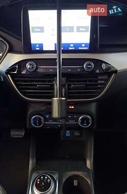 Внедорожник / Кроссовер Ford Escape 2022 в 