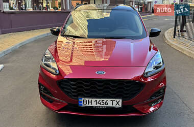 Внедорожник / Кроссовер Ford Escape 2020 в 