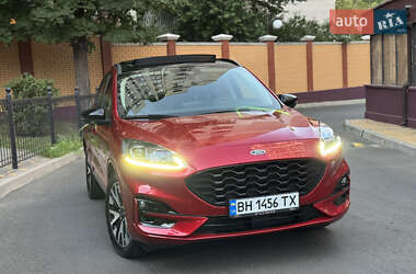 Внедорожник / Кроссовер Ford Escape 2020 в 