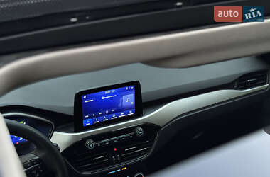 Внедорожник / Кроссовер Ford Escape 2020 в 