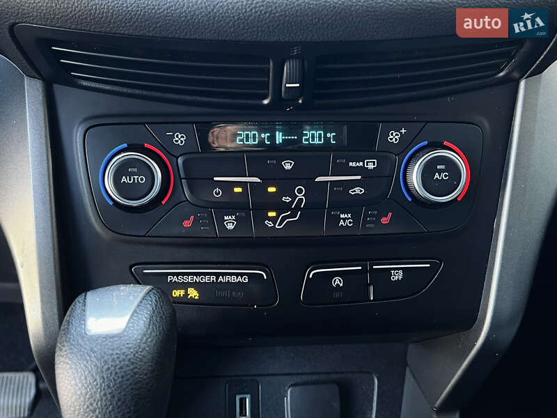 Внедорожник / Кроссовер Ford Escape 2017 в Львове