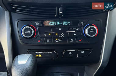 Внедорожник / Кроссовер Ford Escape 2017 в 