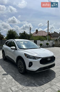 Внедорожник / Кроссовер Ford Escape 2023 в Ужгороде