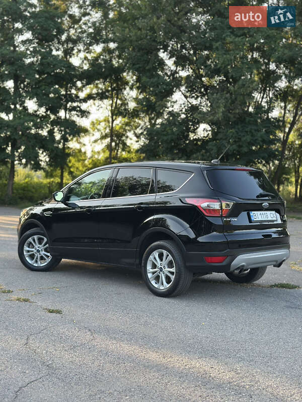 Внедорожник / Кроссовер Ford Escape 2017 в Лубнах