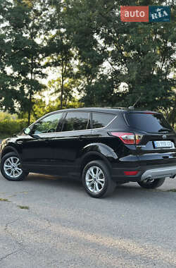 Внедорожник / Кроссовер Ford Escape 2017 в 