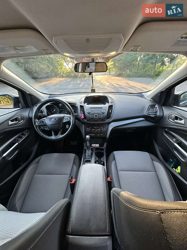 Внедорожник / Кроссовер Ford Escape 2017 в Лубнах