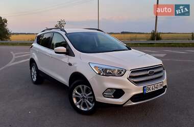 Внедорожник / Кроссовер Ford Escape 2018 в 