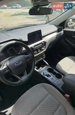 Внедорожник / Кроссовер Ford Escape 2022 в 