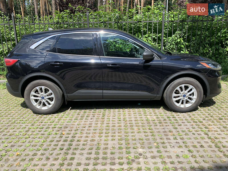 Внедорожник / Кроссовер Ford Escape 2022 в Киеве