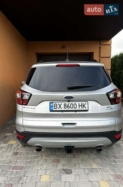 Внедорожник / Кроссовер Ford Escape 2018 в 