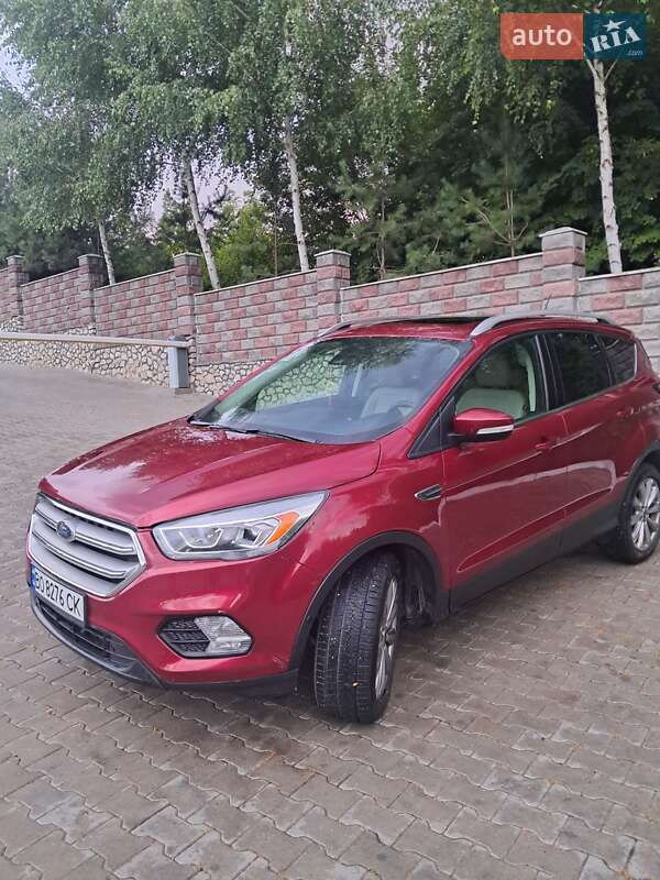 Внедорожник / Кроссовер Ford Escape 2018 в Подволочиске