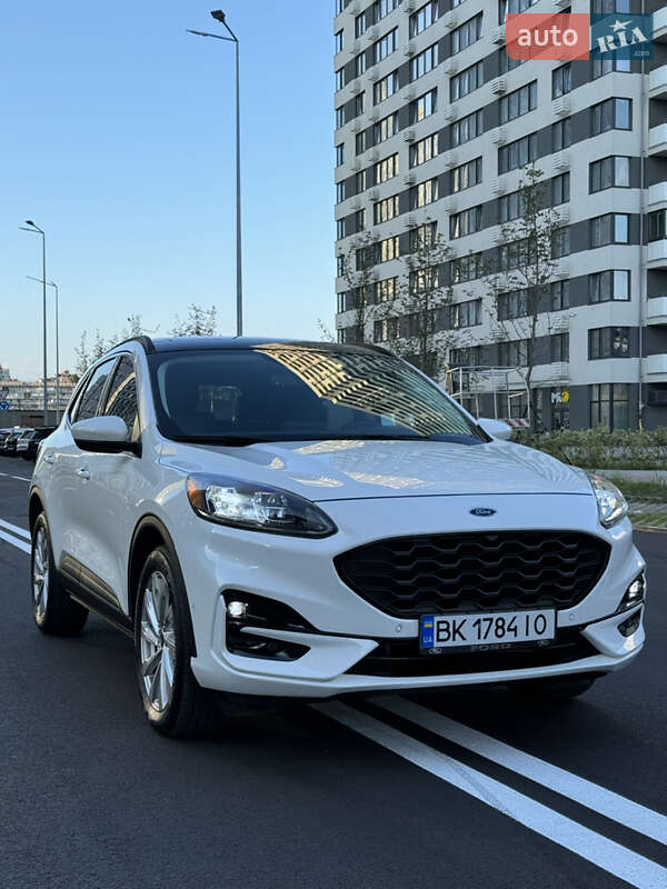 Внедорожник / Кроссовер Ford Escape 2021 в Киеве