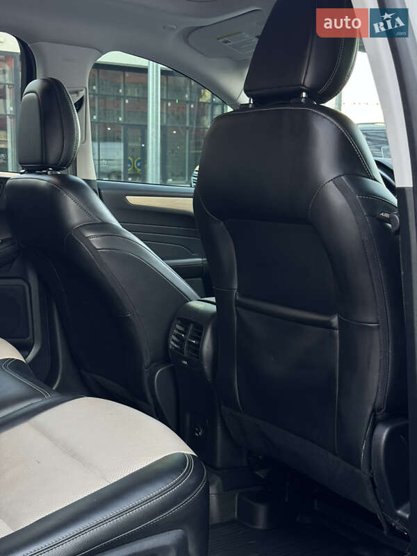 Внедорожник / Кроссовер Ford Escape 2021 в Киеве