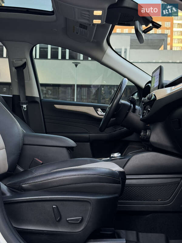 Внедорожник / Кроссовер Ford Escape 2021 в Киеве