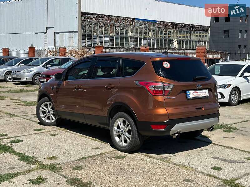 Внедорожник / Кроссовер Ford Escape 2016 в Одессе