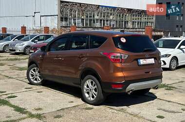 Внедорожник / Кроссовер Ford Escape 2016 в 