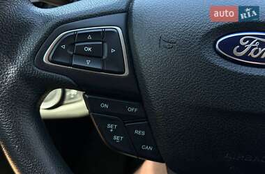 Внедорожник / Кроссовер Ford Escape 2016 в 