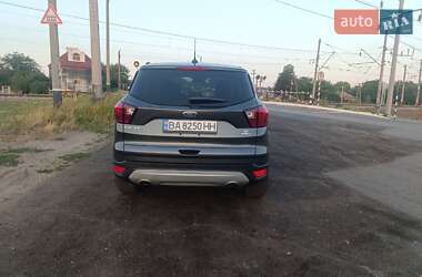 Внедорожник / Кроссовер Ford Escape 2019 в 