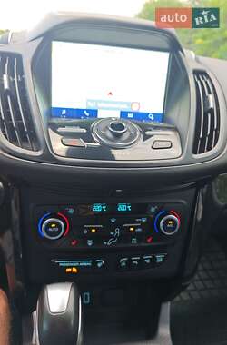 Внедорожник / Кроссовер Ford Escape 2018 в 