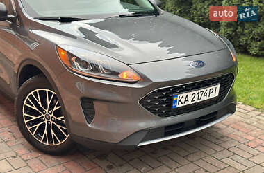 Внедорожник / Кроссовер Ford Escape 2022 в 