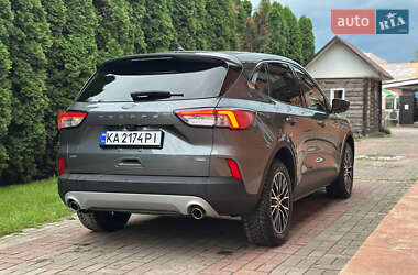 Внедорожник / Кроссовер Ford Escape 2022 в 