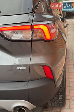 Внедорожник / Кроссовер Ford Escape 2022 в 
