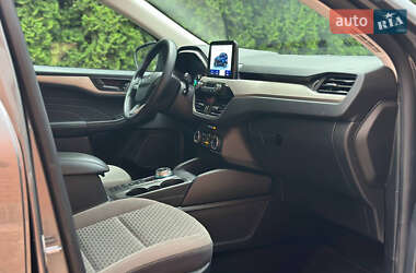 Внедорожник / Кроссовер Ford Escape 2022 в 