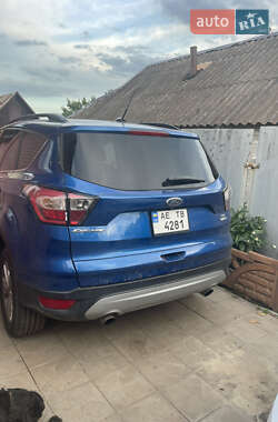 Внедорожник / Кроссовер Ford Escape 2016 в 