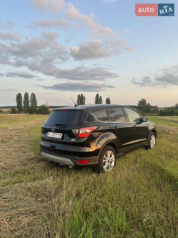 Внедорожник / Кроссовер Ford Escape 2016 в Вараше фото 5 Внедорожник / Кроссовер Ford Escape 2016 в Вараше