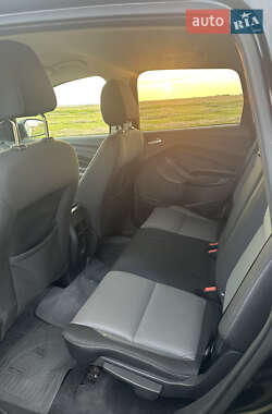 Внедорожник / Кроссовер Ford Escape 2016 в 
