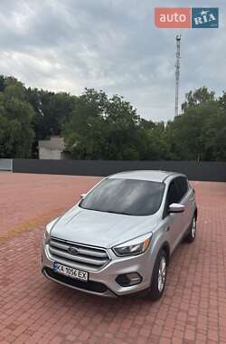 Внедорожник / Кроссовер Ford Escape 2017 в 