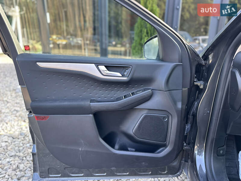 Позашляховик / Кросовер Ford Escape 2020 в Львові